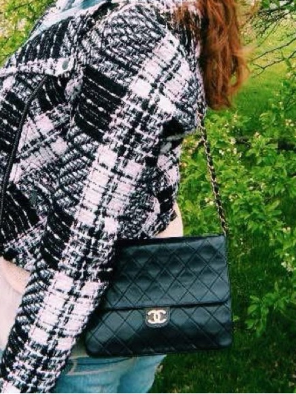 CHANEL Black Quilted Shoulder Bag with Gold-Tone Hardware